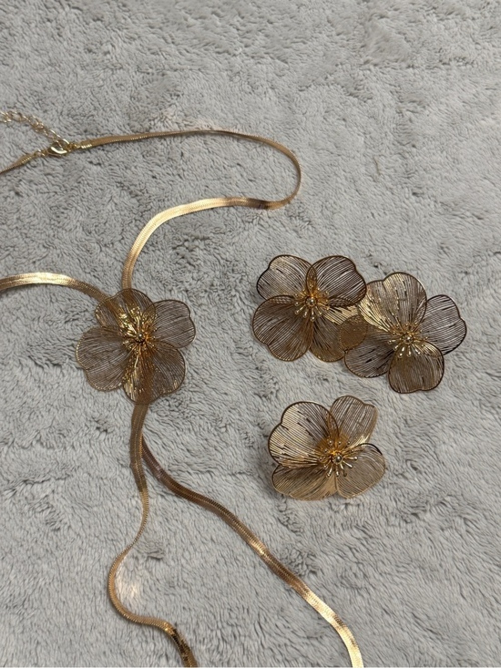 Gold Tone Floral Jewelry Set – Costume Jewelry ✨🌸